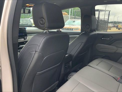 Used 2026 Chevrolet Colorado ZR2 AWD/4WD image 37