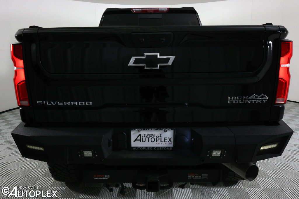 Used 2025 Chevrolet Silverado 2500 High Country w/ High Country Premium Package AWD/4WD image 5