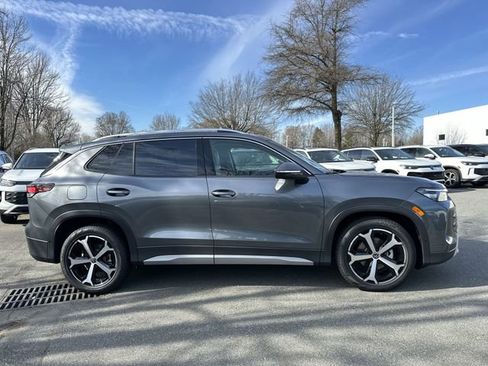 New 2026 Volkswagen Tiguan SE image 6