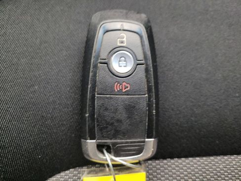 Used 2019 Ford Edge SE FWD image 32