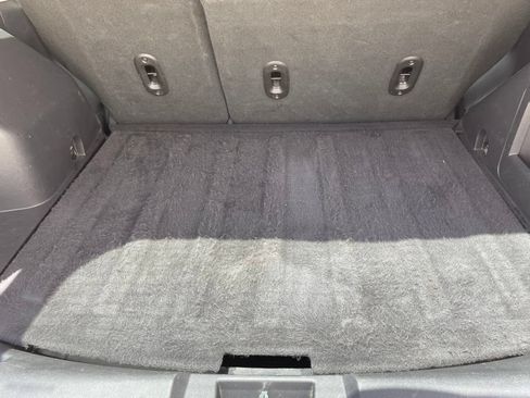Used 2017 Jeep Compass Latitude FWD image 19