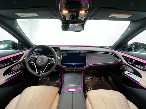 New 2026 Mercedes-Benz E 450 4MATIC Sedan image 9