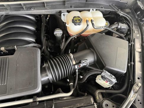 Used 2024 Chevrolet Suburban LT w/ Luxury Package AWD/4WD image 20
