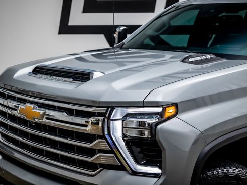 Used 2025 Chevrolet Silverado 3500 High Country w/ Technology Package AWD/4WD image 23
