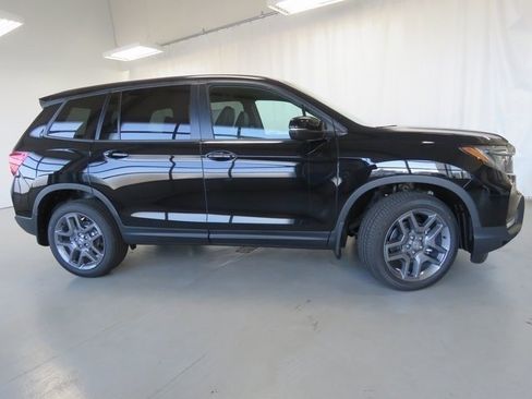 Used 2023 Honda Passport EX-L image 3