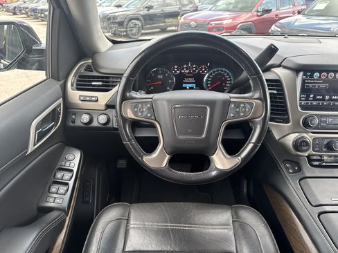 Used 2019 GMC Yukon XL Denali w/ Denali Ultimate Package AWD/4WD image 11