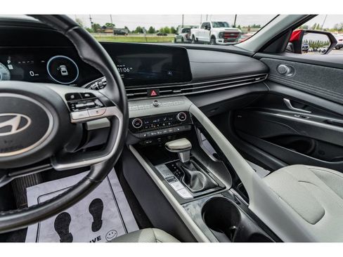 Used 2024 Hyundai Elantra Limited FWD image 15