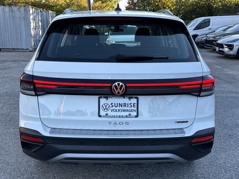 Used 2025 Volkswagen Taos S image 6