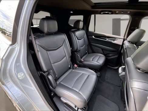 Certified 2025 Cadillac XT6 Premium Luxury AWD/4WD image 29