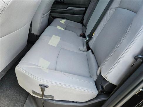 Used 2025 Toyota Tacoma SR5 AWD/4WD image 19