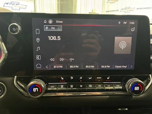 Used 2024 GMC Canyon Elevation w/ Elevation Premium Package AWD/4WD image 24