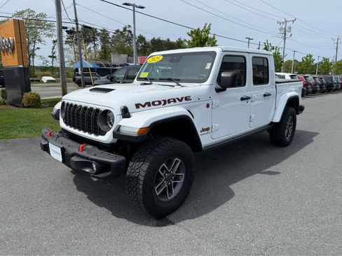 Used 2025 Jeep Gladiator Mojave AWD/4WD image 4