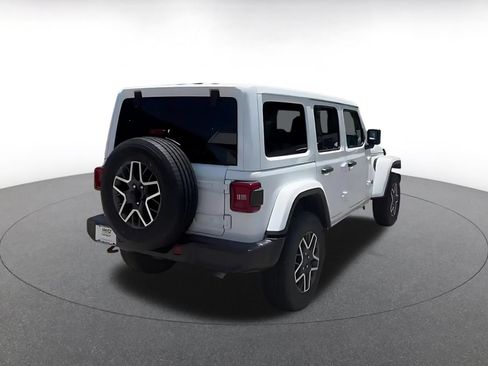 Used 2025 Jeep Wrangler Unlimited Sahara AWD/4WD image 15