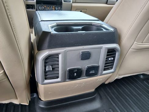Used 2021 Ford F250 Lariat w/ Lariat Value Package AWD/4WD image 13