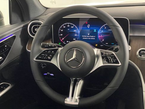Used 2026 Mercedes-Benz GLC 300 4MATIC image 16
