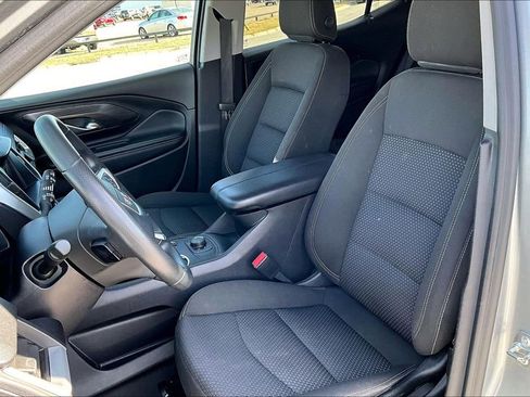 Used 2024 GMC Terrain SLE image 23