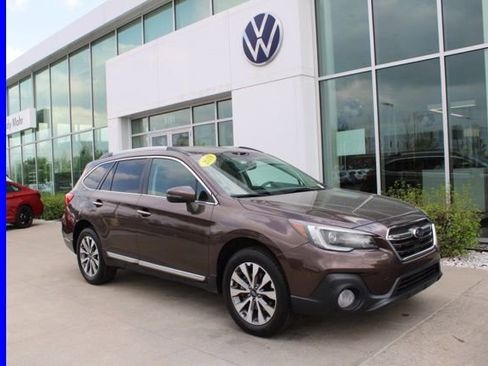 Used 2019 Subaru Outback 3.6R Touring AWD/4WD image 1