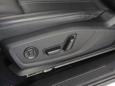 Used 2023 Audi Q4 e-tron Premium Plus w/ Premium Plus image 23