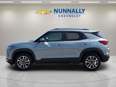 Used 2026 Chevrolet TrailBlazer LT w/ Convenience Package AWD/4WD image 2