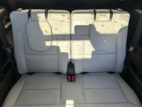 Used 2025 Ford Explorer Platinum w/ LUX Leather Package image 23