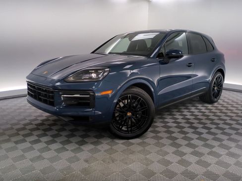 Certified 2025 Porsche Cayenne AWD/4WD image 1