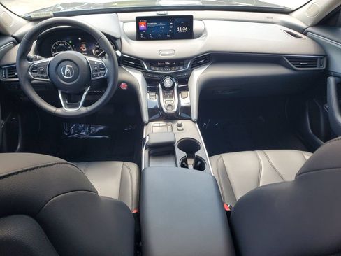 Used 2023 Acura TLX FWD image 9