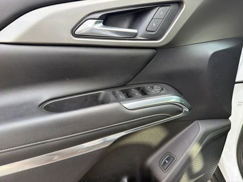 Used 2024 Chevrolet Traverse LS FWD image 18