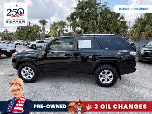 Used 2022 Toyota 4Runner SR5 RWD image 4