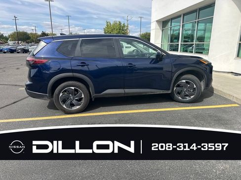 Used 2025 Nissan Rogue SV AWD/4WD image 3