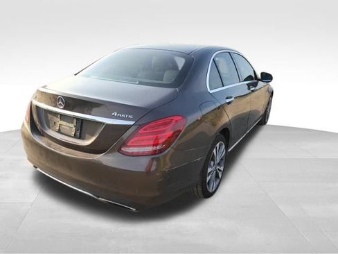 Used 2018 Mercedes-Benz C 300 4MATIC Sedan image 4