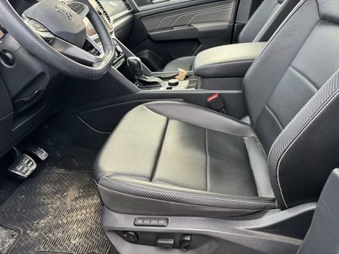 Used 2022 Volkswagen Atlas Cross Sport SEL R-Line image 6