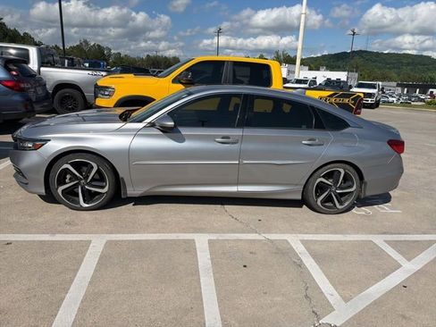 Used 2020 Honda Accord Sport image 2