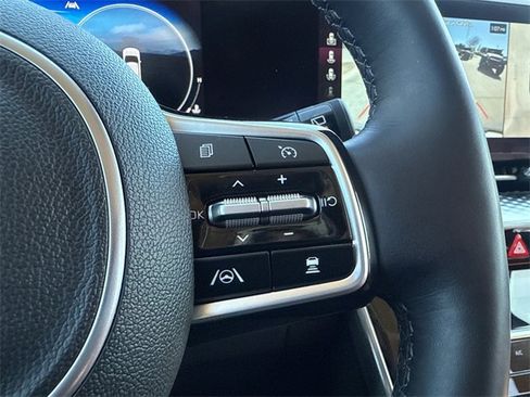 Used 2023 Kia Carnival SX Prestige image 29