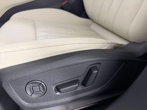 Used 2025 Audi A6 e-tron Premium w/ Convenience Package RWD image 24