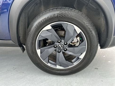 Used 2024 Nissan Rogue SV FWD image 11
