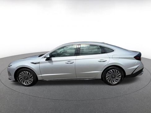 Used 2025 Hyundai Sonata SEL FWD image 11