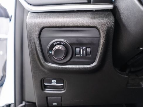 Used 2023 Jeep Grand Cherokee Altitude image 20