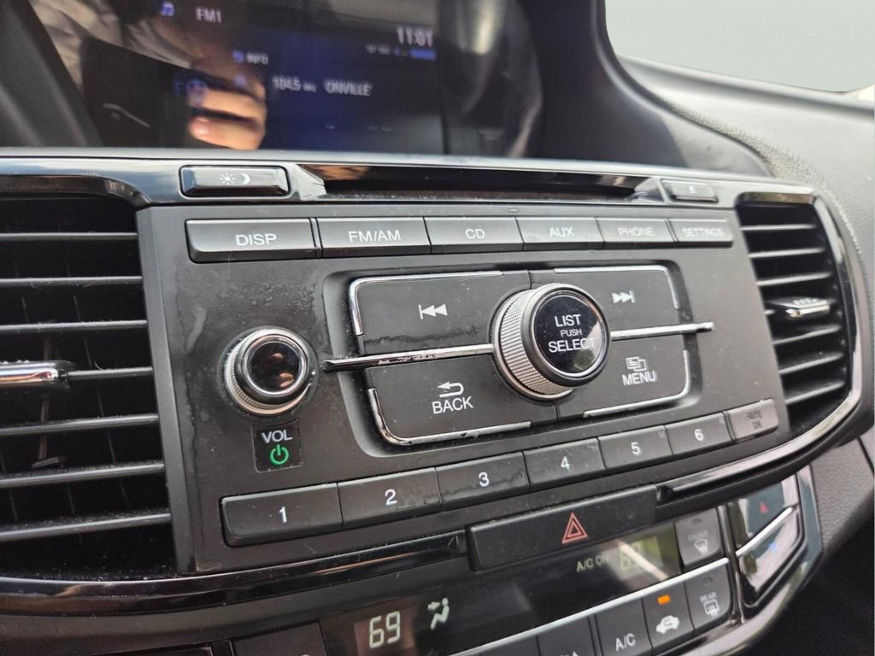 Used 2017 Honda Accord Sport image 24