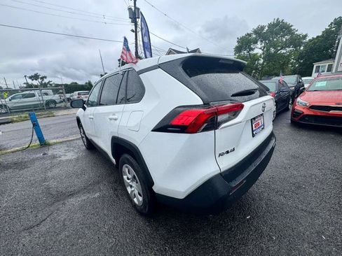 Used 2024 Toyota RAV4 LE AWD/4WD image 7