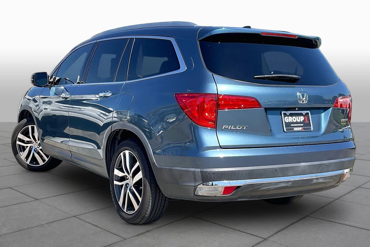 Used 2016 Honda Pilot Touring image 11