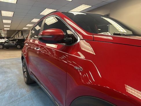 Used 2022 Kia Sportage SX image 4