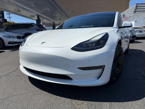 Used 2021 Tesla Model 3 Standard Range Plus RWD image 3