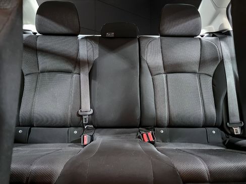 Used 2019 Subaru Impreza 2.0i Premium image 16