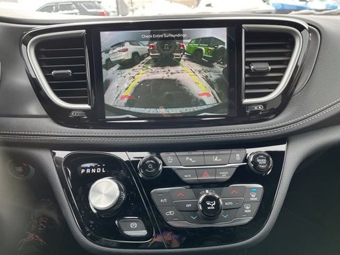 New 2026 Chrysler Pacifica Select w/ S Appearance Package image 12