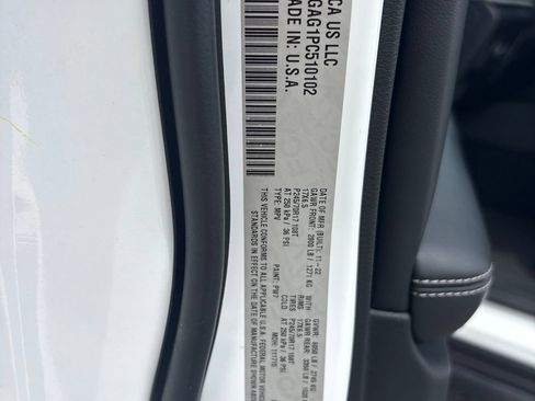 Used 2023 Jeep Grand Cherokee Laredo RWD image 13