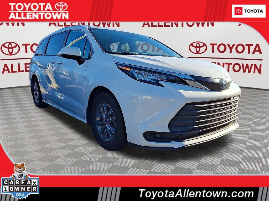 Used 2022 Toyota Sienna LE w/ LE Plus Package AWD/4WD 360° Tour