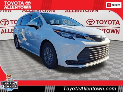 Used 2022 Toyota Sienna LE w/ LE Plus Package