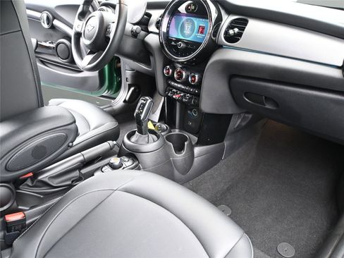 Used 2022 MINI Cooper 2-Door Hardtop image 14