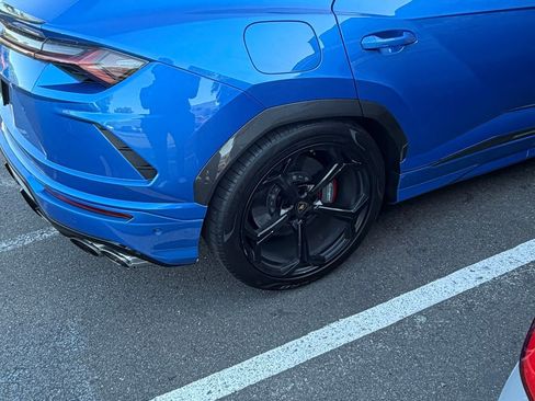 Used 2020 Lamborghini Urus AWD/4WD image 13