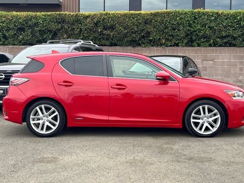 Used 2017 Lexus CT 200h FWD image 3